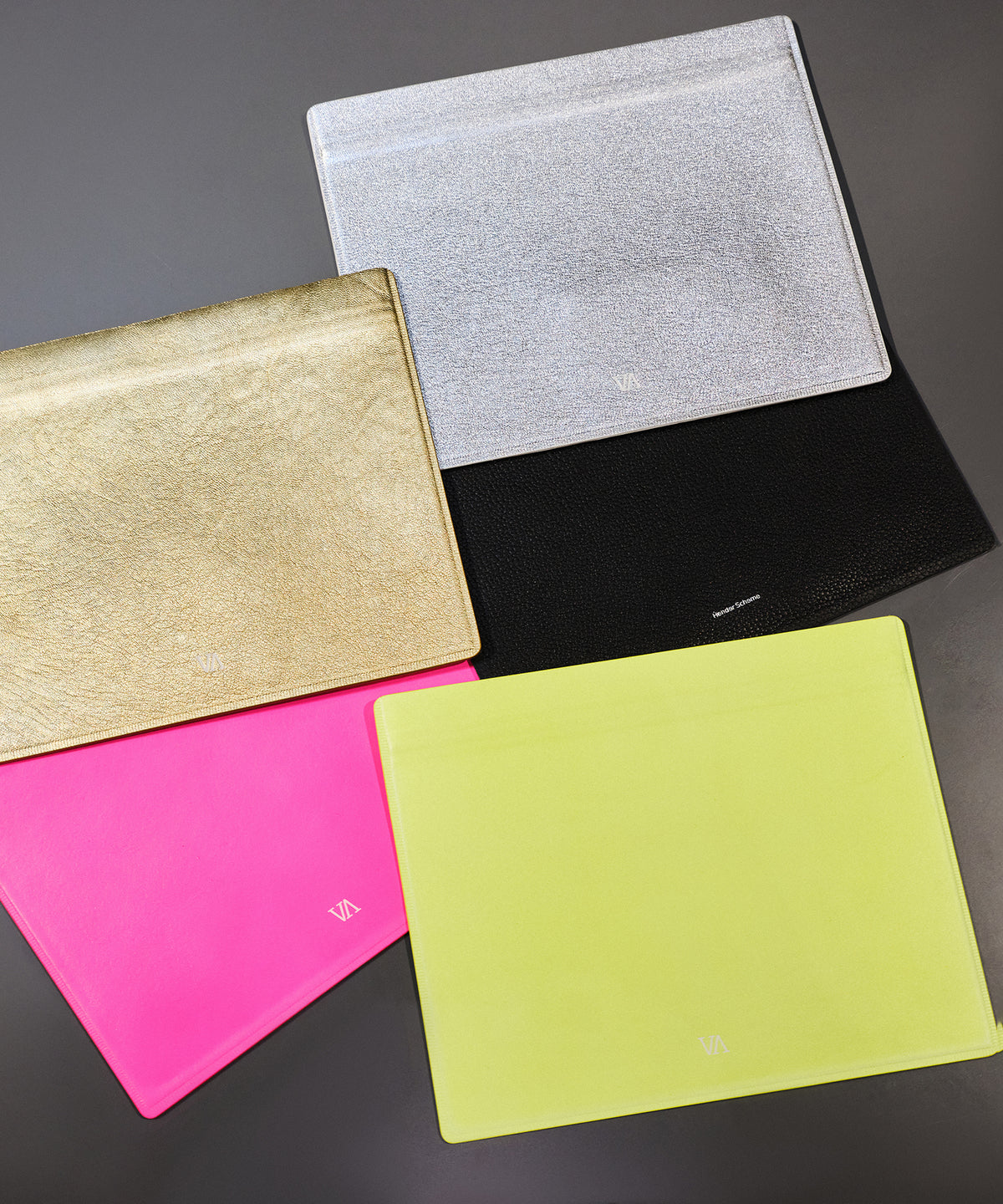 VA Slide Pouch M- V.A. ONLINE STORE