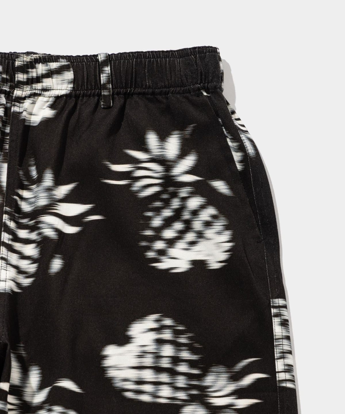 Blurred Rayon Half Pants (pineapple)- V.A. ONLINE STORE