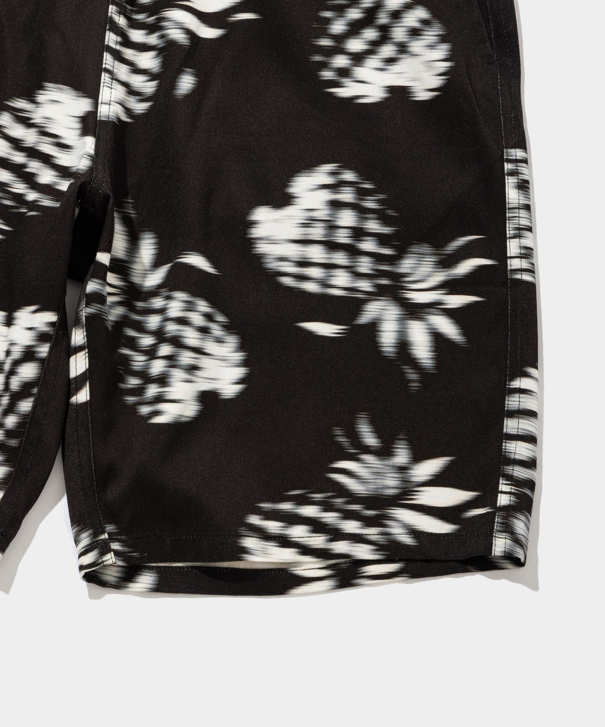 Blurred Rayon Half Pants (pineapple)- V.A. ONLINE STORE