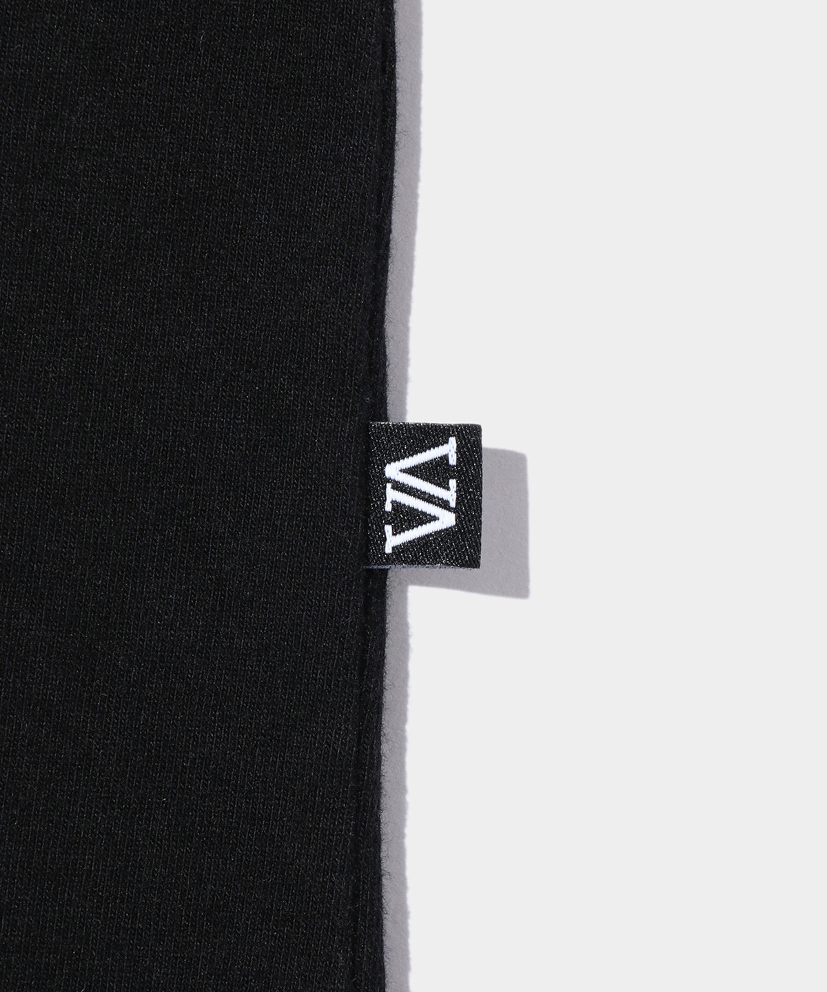 agnes b. TS LE MIXTE MACHES COURTES- V.A. ONLINE STORE
