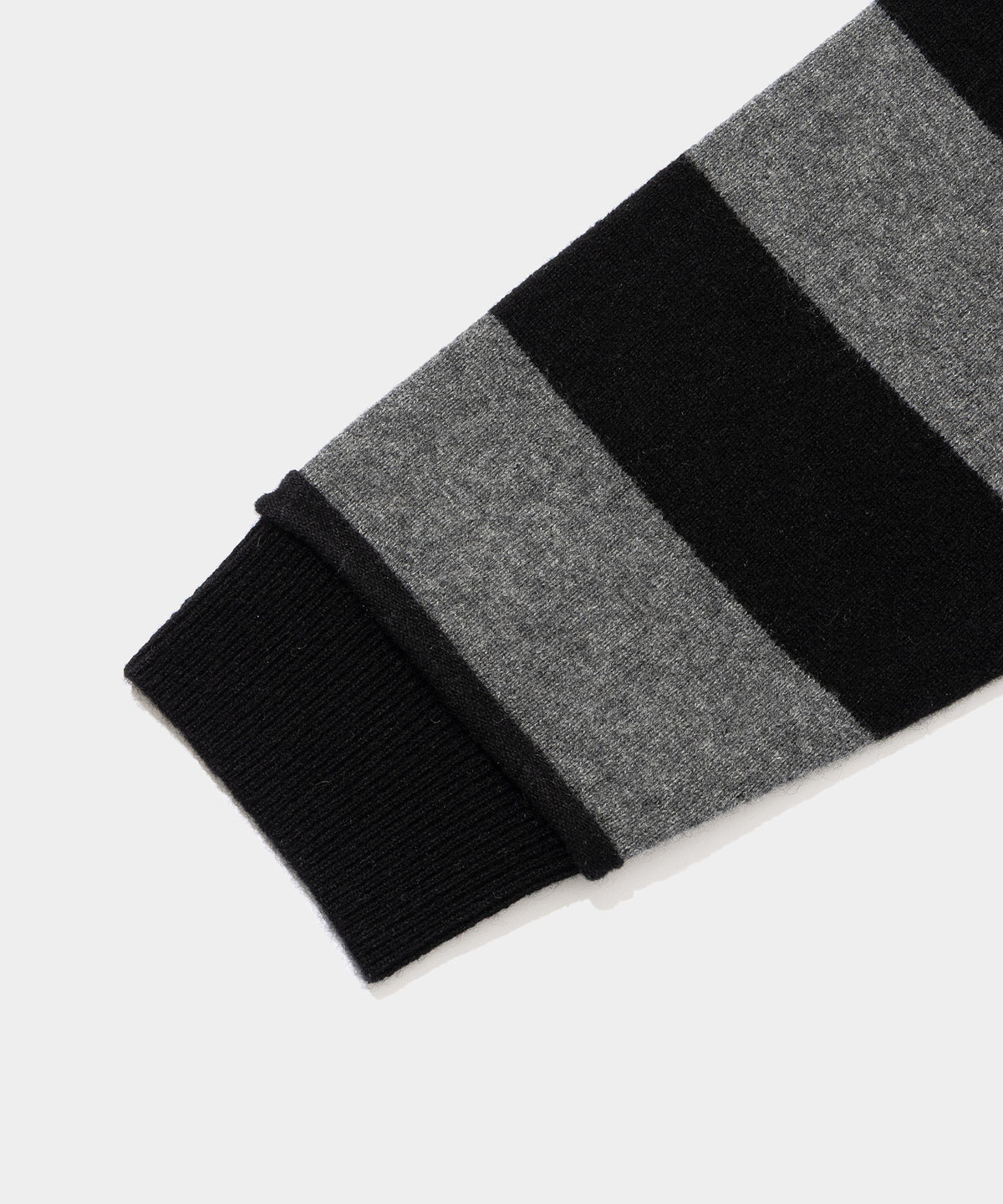 agnes b. PULL AB- V.A. ONLINE STORE