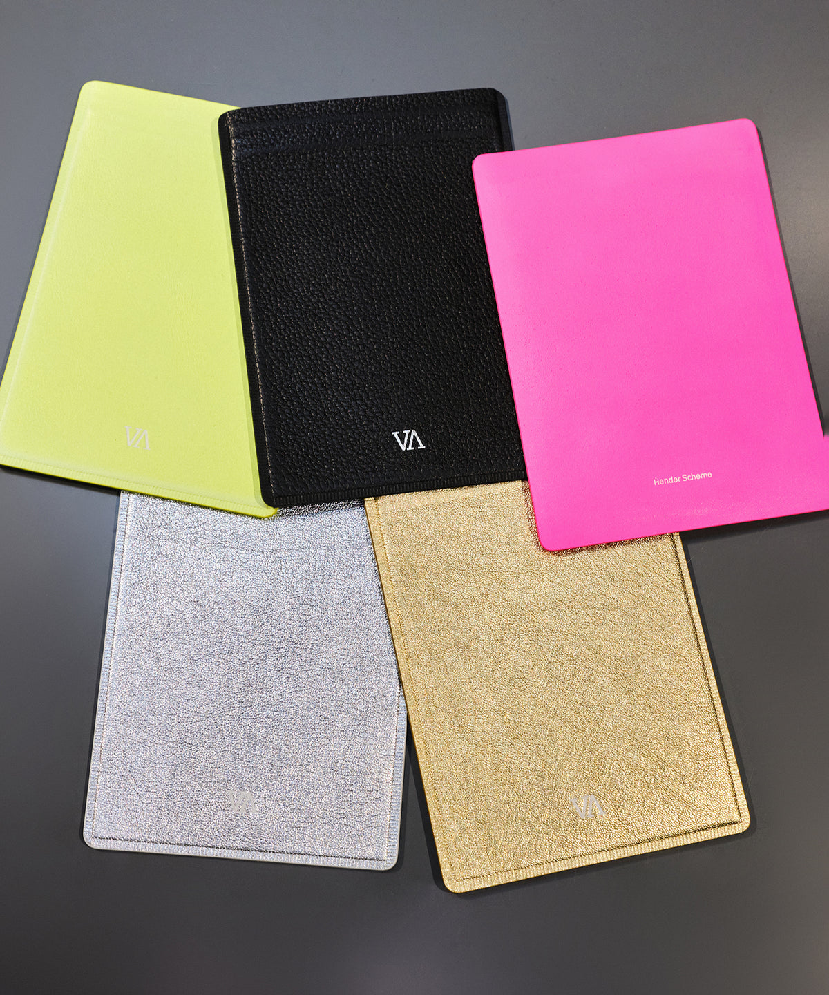 VA Slide Pouch S- V.A. ONLINE STORE