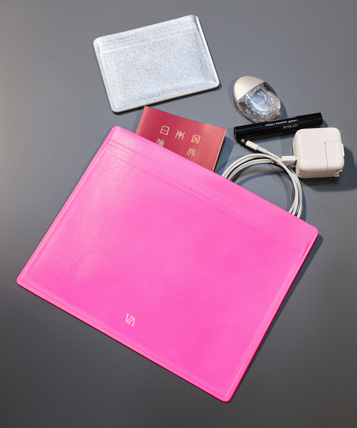 VA Slide Pouch M- V.A. ONLINE STORE