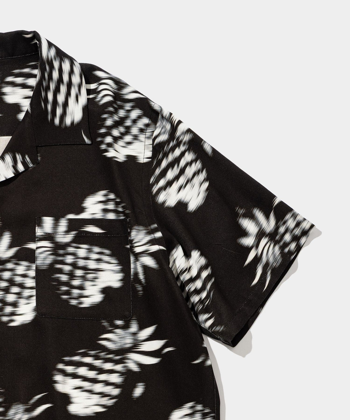 Blurred Rayon Shirts (pineapple)- V.A. ONLINE STORE