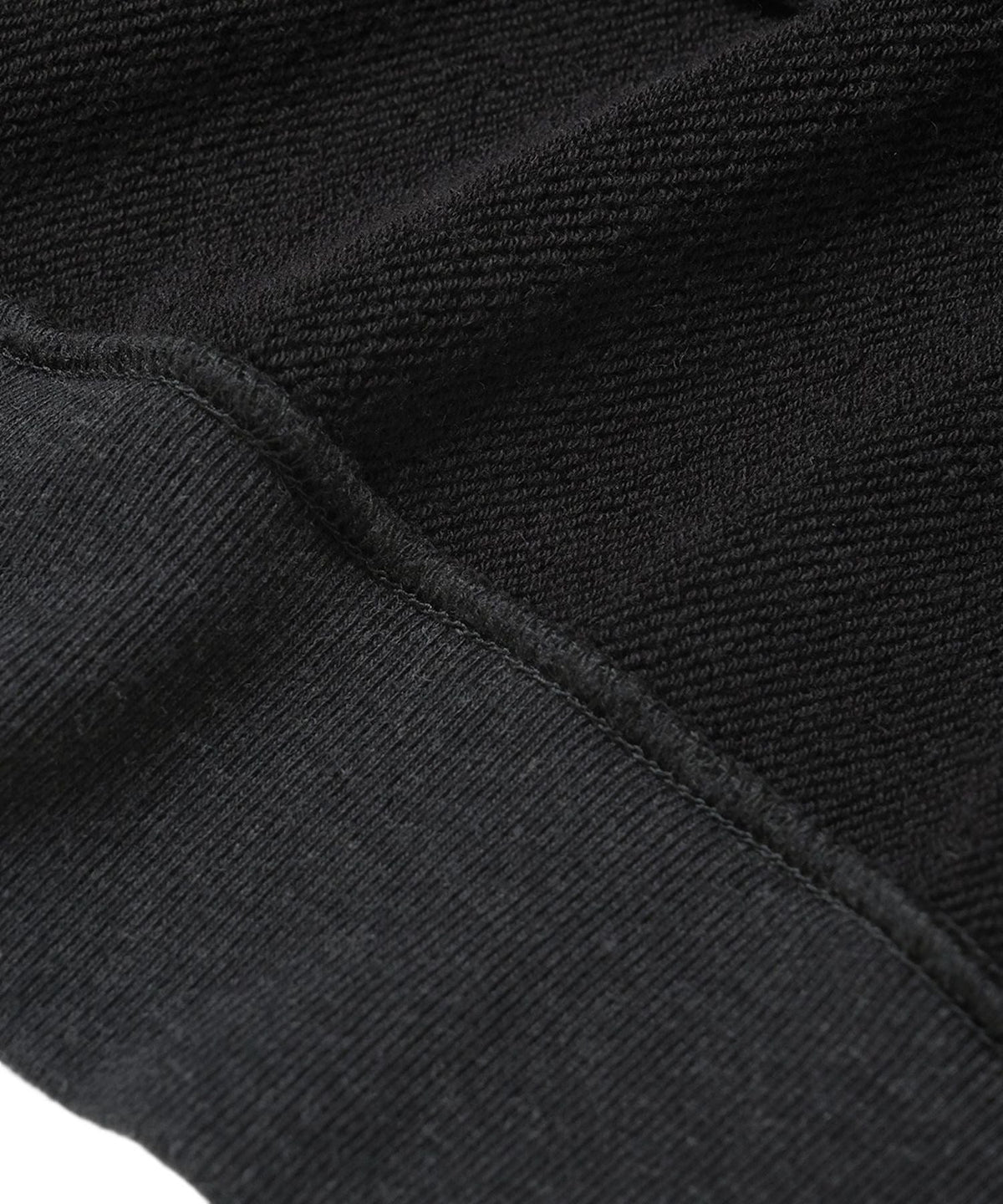 BATONER Jumberca Urake Crew Neck- V.A. ONLINE STORE