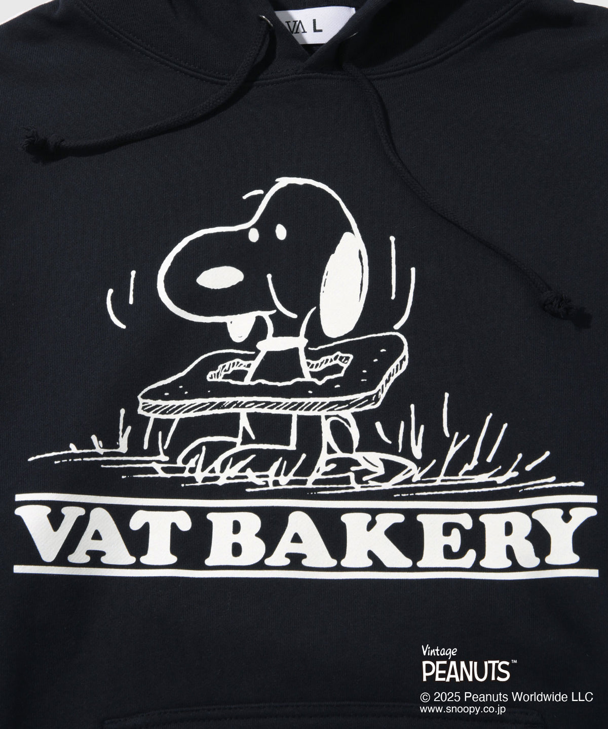 VAT BAKERY PEANUTS Hoodie- V.A. ONLINE STORE