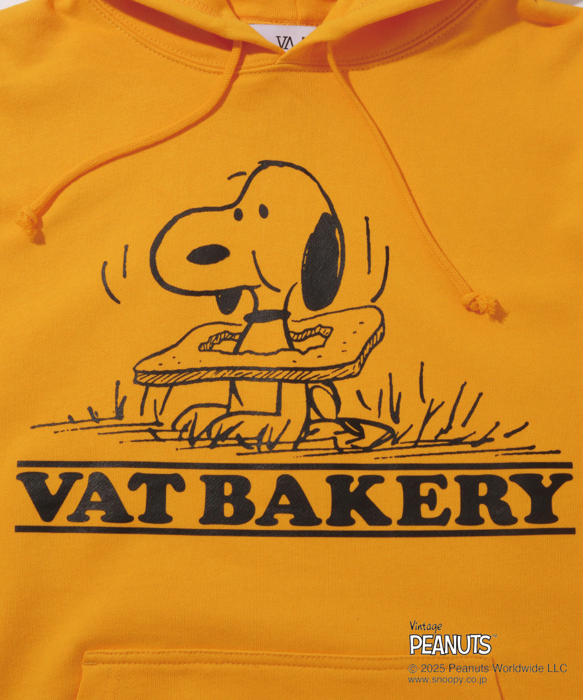 VAT BAKERY PEANUTS Hoodie- V.A. ONLINE STORE