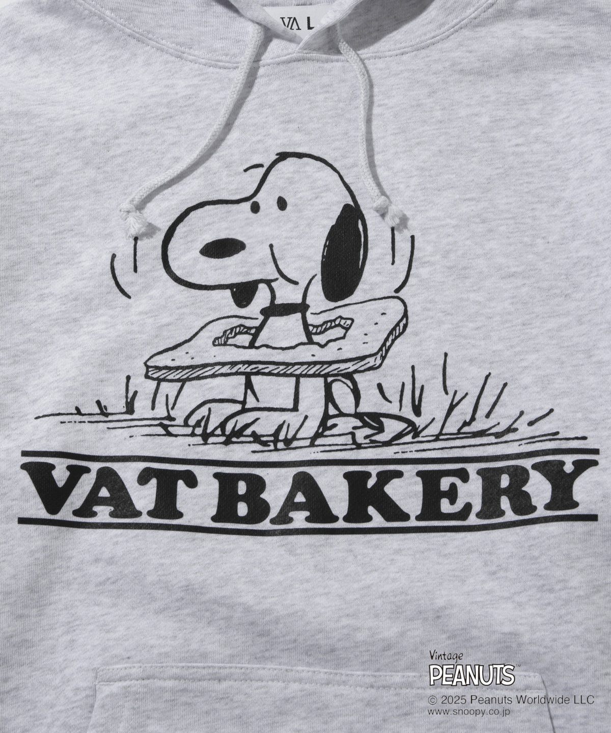 VAT BAKERY PEANUTS Hoodie- V.A. ONLINE STORE