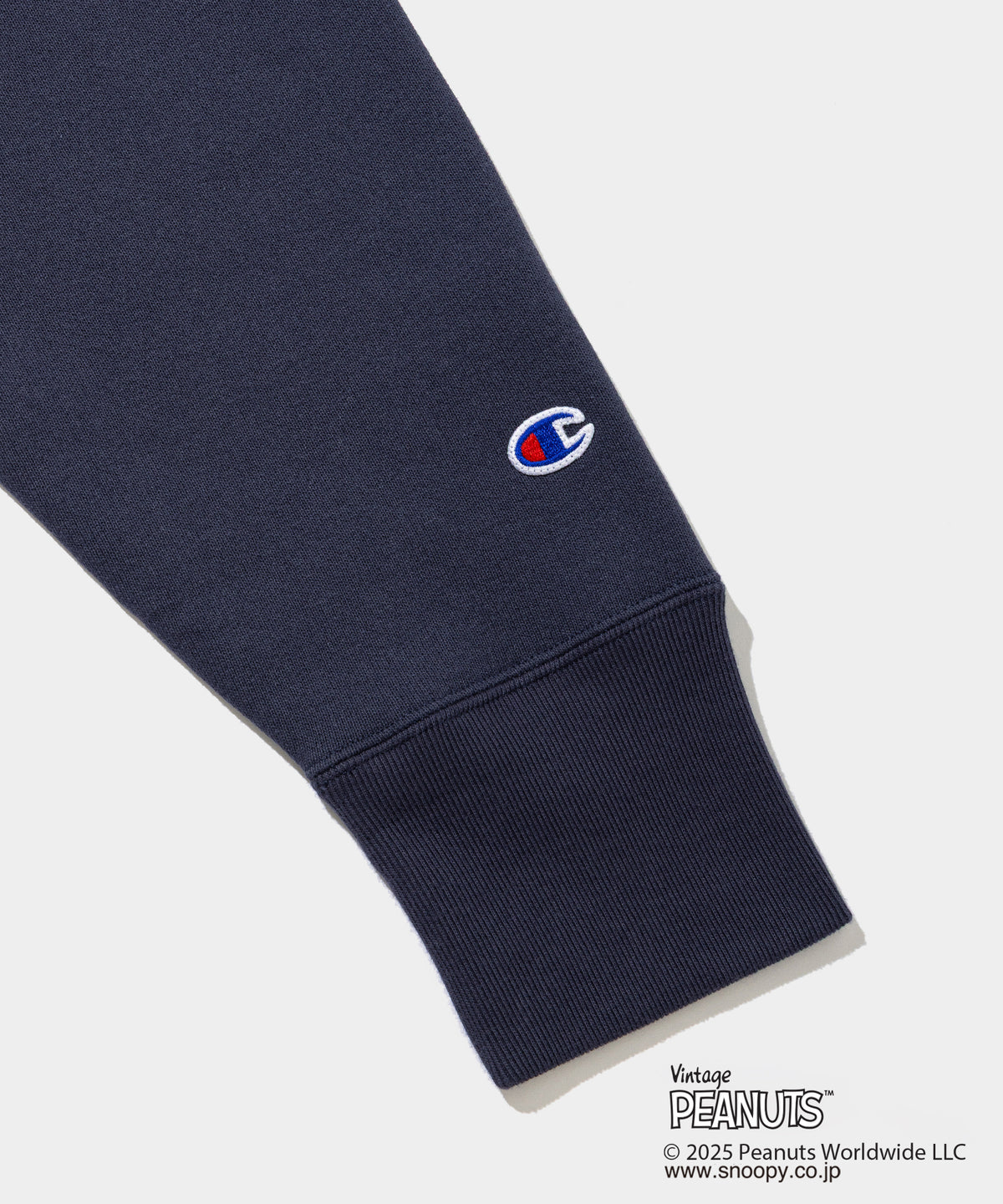 Champion Sweat Hoodie - 011B PEANUTS- V.A. ONLINE STORE