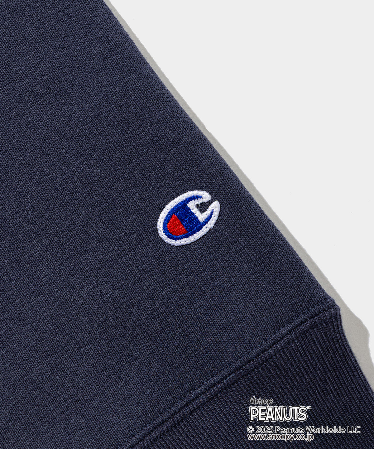 Champion Sweat Hoodie - 011B PEANUTS- V.A. ONLINE STORE