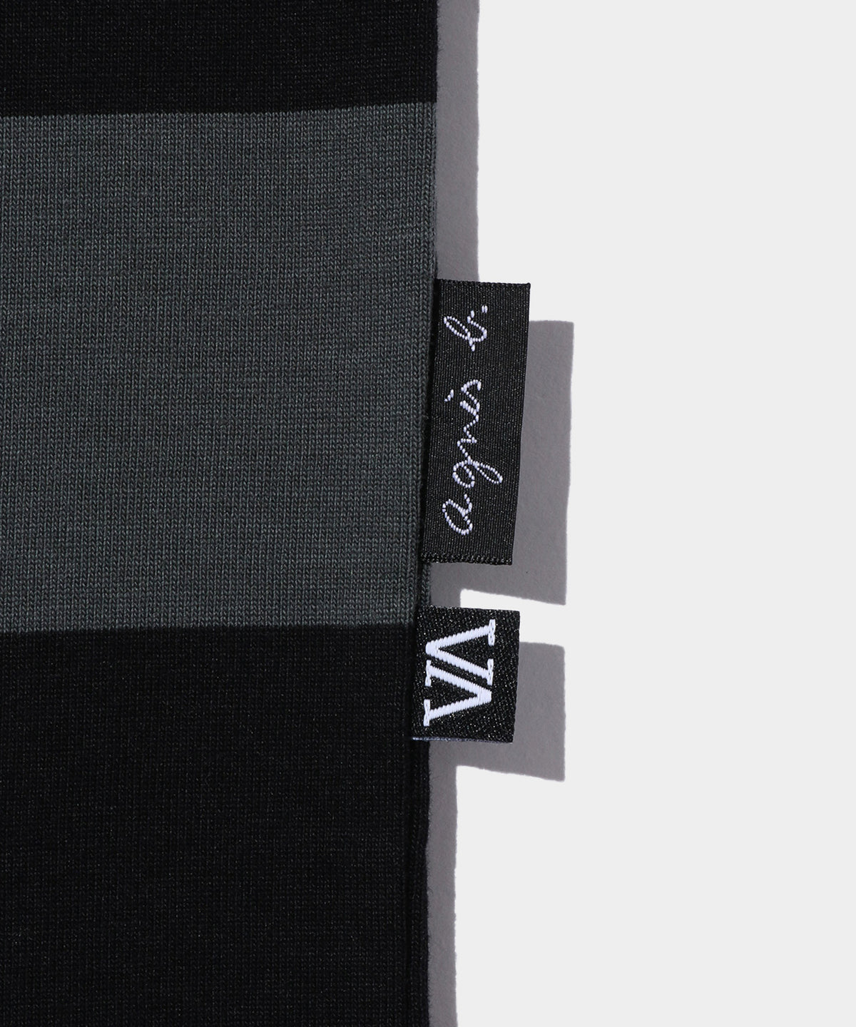 agnes b. TS CHRISTOF MANCHES LONGUES- V.A. ONLINE STORE
